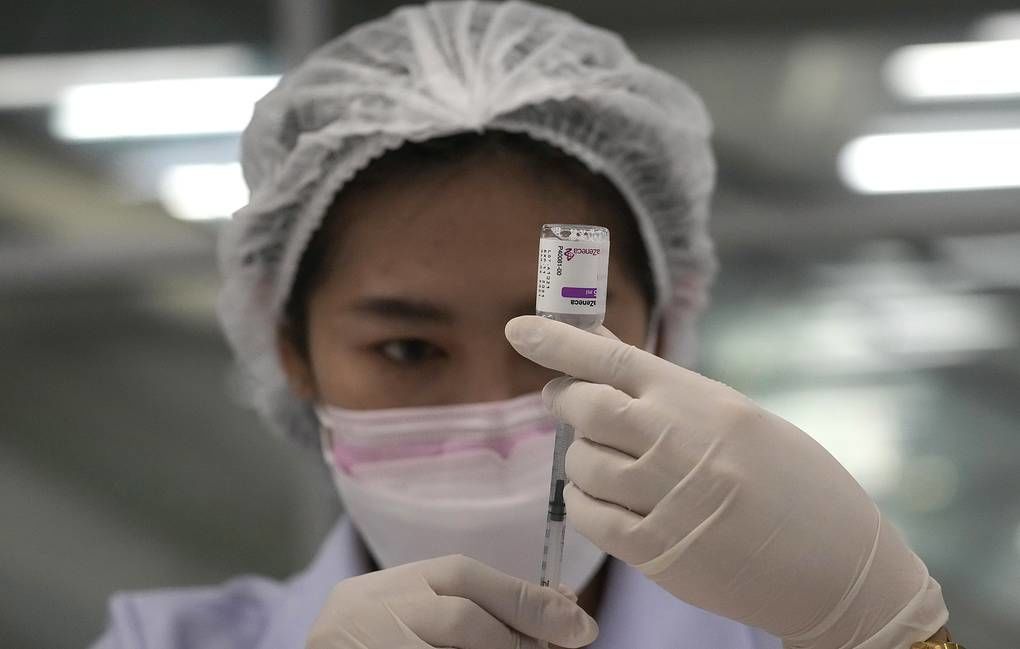 В США одобрили применение "коктейля из антител" от COVID-19 компании AstraZeneca.