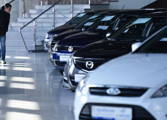 В ЕС в марте продажи легковых авто упали на 20%.