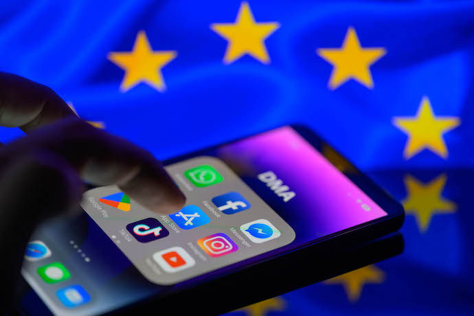 Meta вдвое уменьшит цену на подписку в Facebook и Instagram на фоне критики.