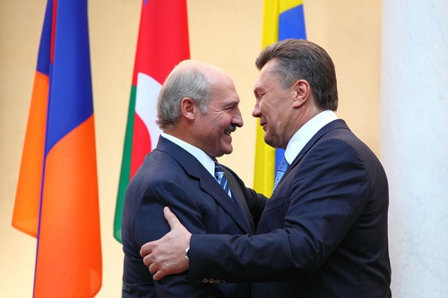 Александр Лукашенко раскритиковал действия Виктора Януковича во время кризиса в Украине.