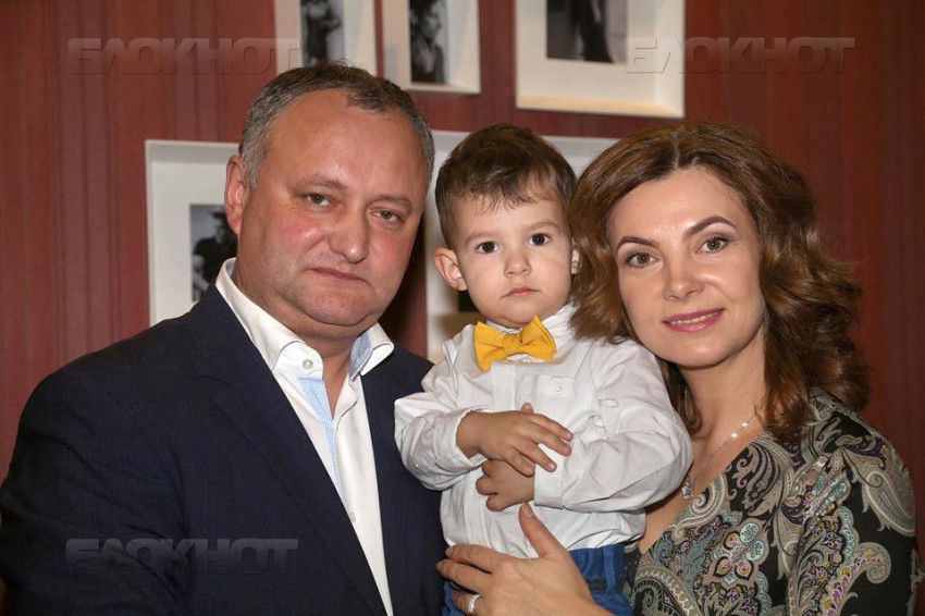 Додон также рассказал, что Рождество он намерен вместе со всей своей семьей встретить в Сочи.