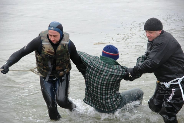 Salvatorii au simulat o situaţie de înec. Foto: realitatea.md