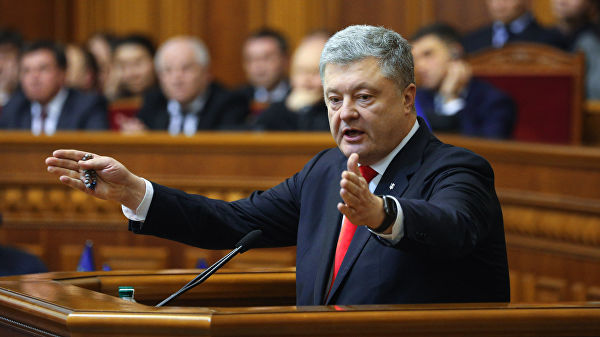 Порошенко тестировал военное положение для отмены выборов, считает эксперт.