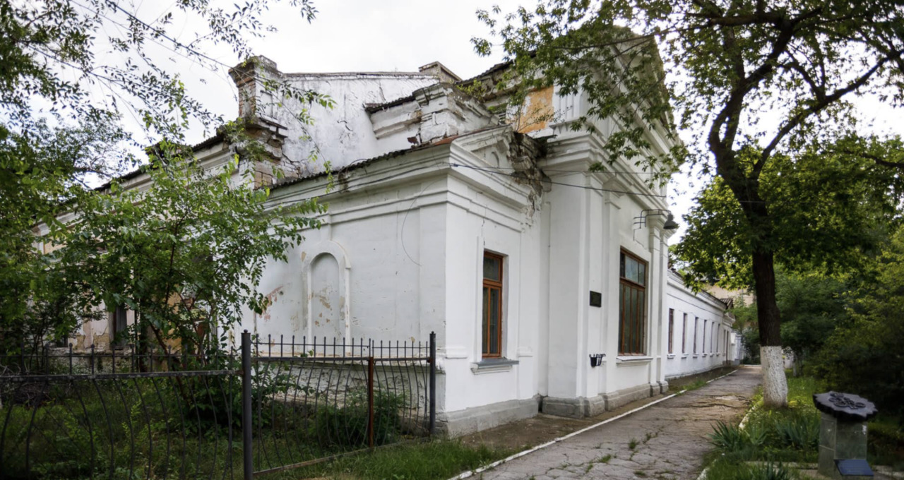 Положение о деятельности Совета исторических памятников изменено.