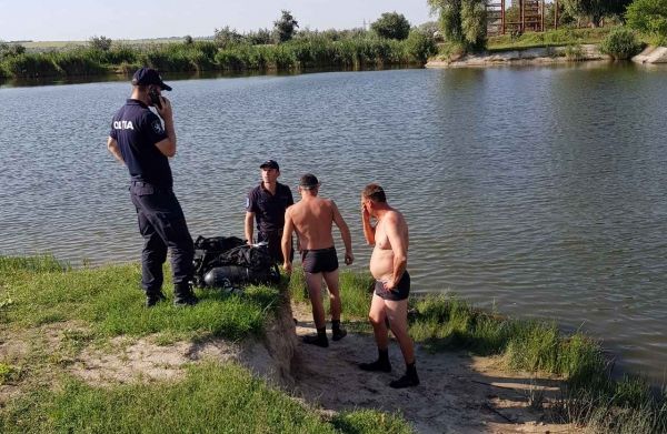 В УЧС Гагаузии убедительно просят родителей не отпускать своих детей одних в водоемы. 