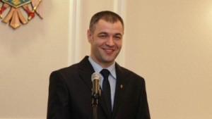 De asemenea, liderul Mișcării „Antimafie”, Sergiu Mocanu, i-a propus lui Țâcu, pe aceeași rețea de socializare, să vină alături de el și să lupte împreună cu mafia.