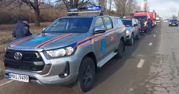 Колонна машин ГИЧС направляется на КПП Паланка.