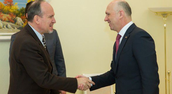 Prim-ministrul Pavel Filip va efectua o vizită de lucru în România. Foto: gov.md