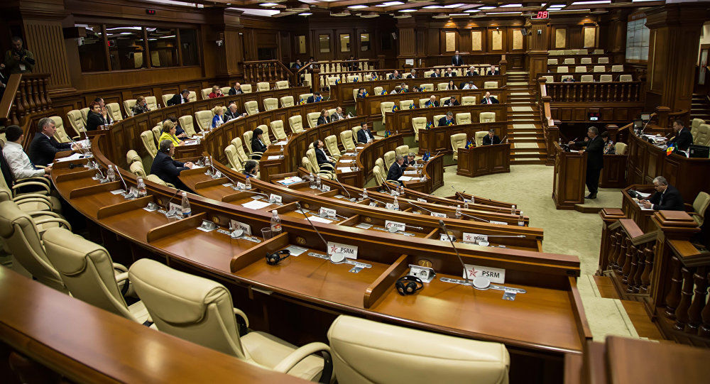 Renato Usatâi a declarat că la ora 14.00 Parlamentul se va convoca într-o şedinţă secretă, unde se va pune la vot demiterea preşedintelui Nicolae Timofti.