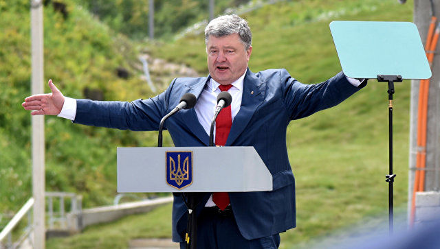СМИ узнали о подарке Порошенко сыну на несколько миллионов гривен.