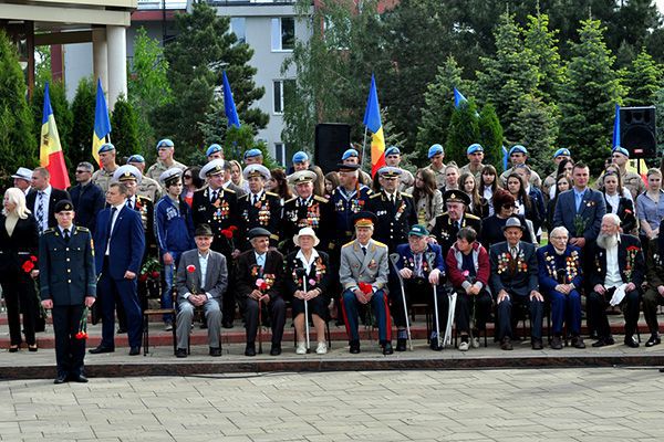 În ajun de 9 mai, veteranii vor primi ajutoare financiare de la stat. Foto: rtr.md
