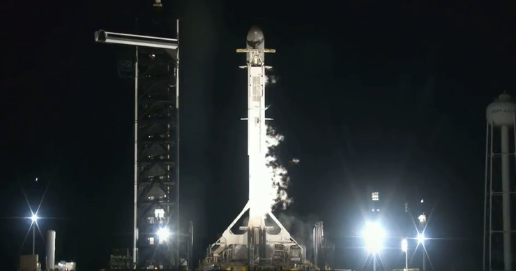 SpaceX вывела на орбиту новую партию интернет-спутников Starlink.