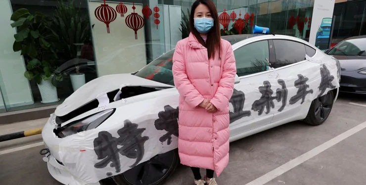 Musk câștigă 23.000 de dolari într-un proces împotriva unei chinezoaice: Ea susținea că frânele Tesla au cedat.
