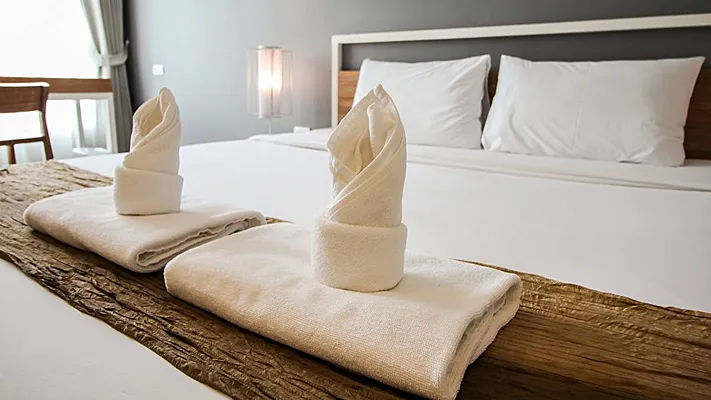 Un hotel turcesc a primit o amendă uriașă pentru refuzul de a caza doi bărbați în aceeași cameră.