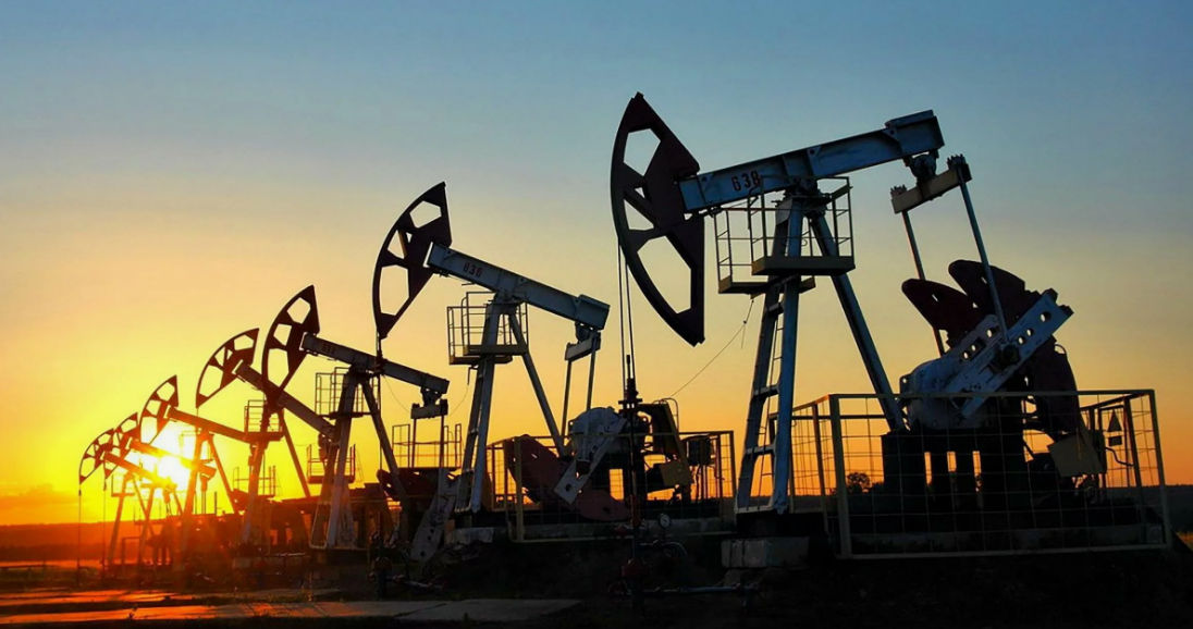 Из-за ракетных обстрелов Израиля цены на нефть выросли.
