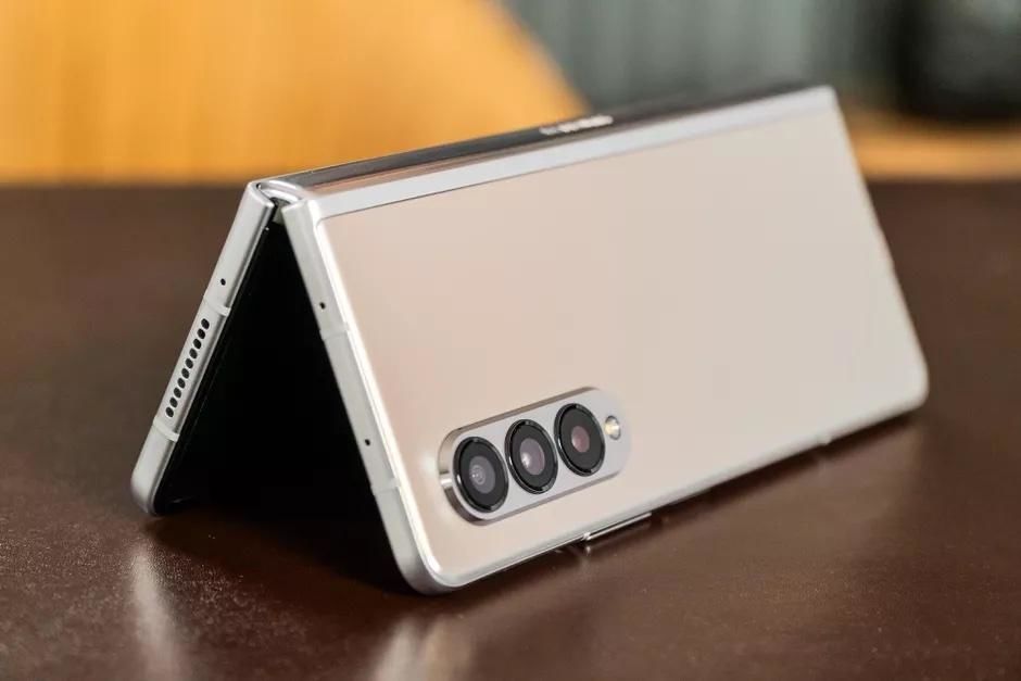Samsung захотела выпускать смартфоны из мусора.