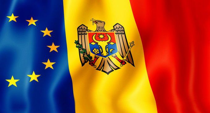 La sfârşitul anilor 80 ai secolului trecut, pânza tricoloră a devenit simbol al renaşterii naţionale în stânga Prutului.