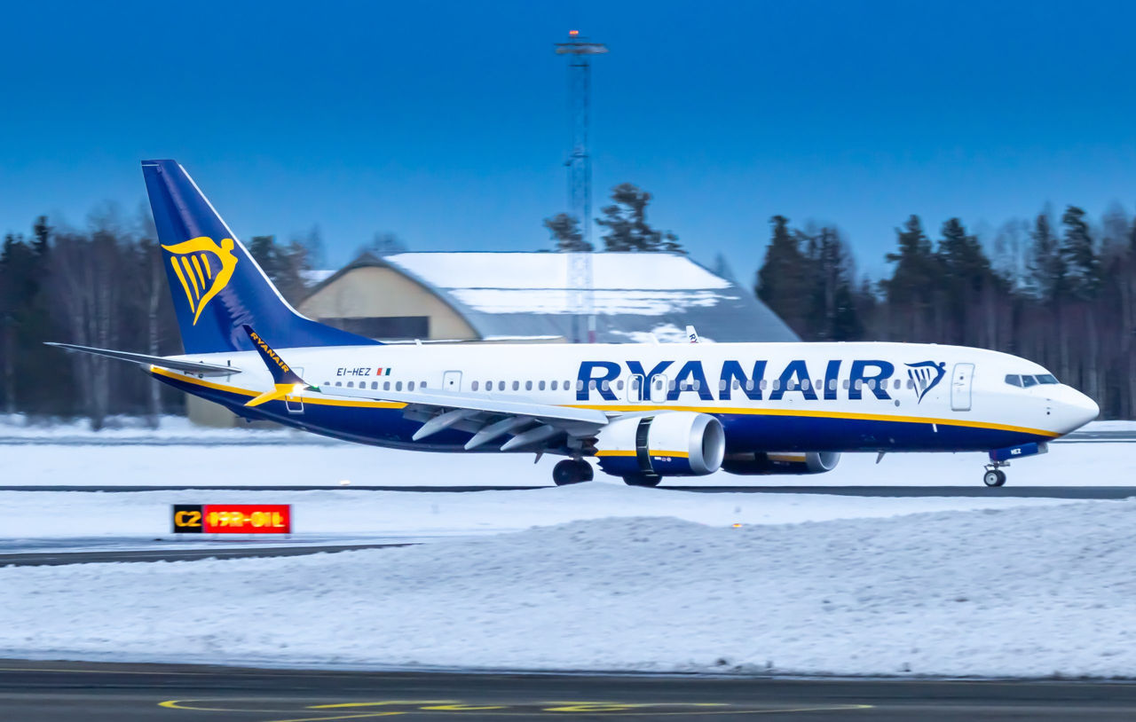 Самолет RyanAir с пассажирами совершил "самый короткий рейс" в 7 км между аэропортами Бухареста.