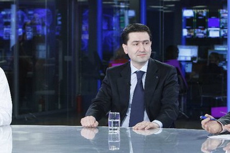 Юрист Виталий Катанэ, позволивший себе необснованную и грубую критику по случаю визита в Кишинев предстоятеля Русской православной церкви, исчез из списка советников Кормана.
