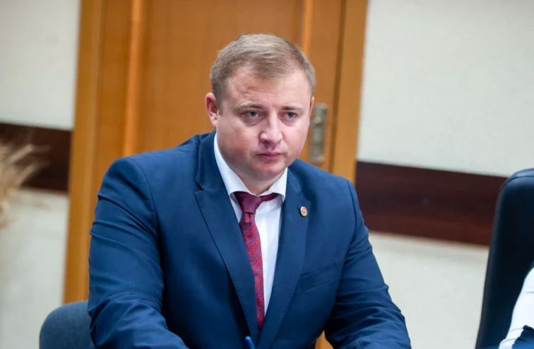 Сразу после возвращения в Молдову Кавкалюк будет задержан и доставлен в прокуратуру.