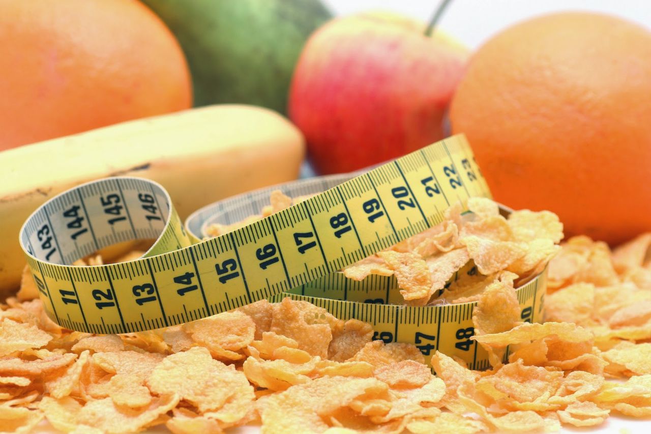 La ce pericole te poți expune dacă ţii dietă vara