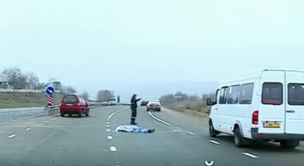 Патрульный, 28 лет, скончался на месте от полученных травм.