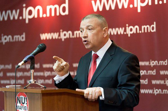 Constantin Cheianu a scris pe o rețea de socializare că Mocanu se răzbună mereu pe alţii pentru propria ratare. Foto: politics.md
