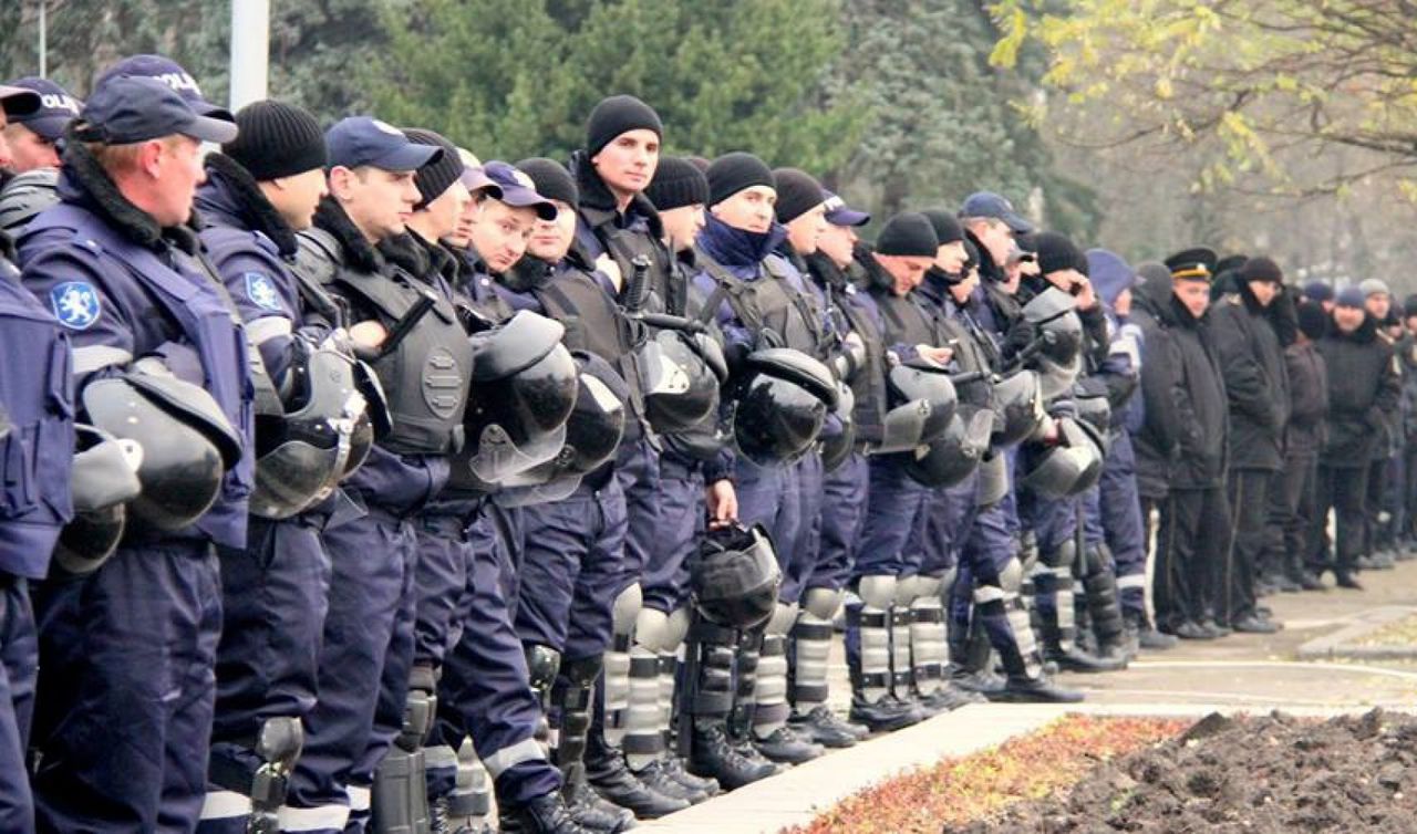 IGP a lansat o campanie în care cheamă poliţiştii acasă