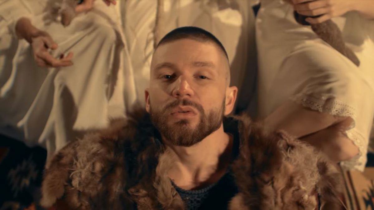 Rapperul Mani a lansat piesa „Țara mea colțun de lână”