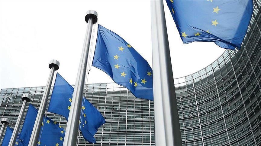 Главы МИД ЕС договорились о подготовке новых санкций против России.