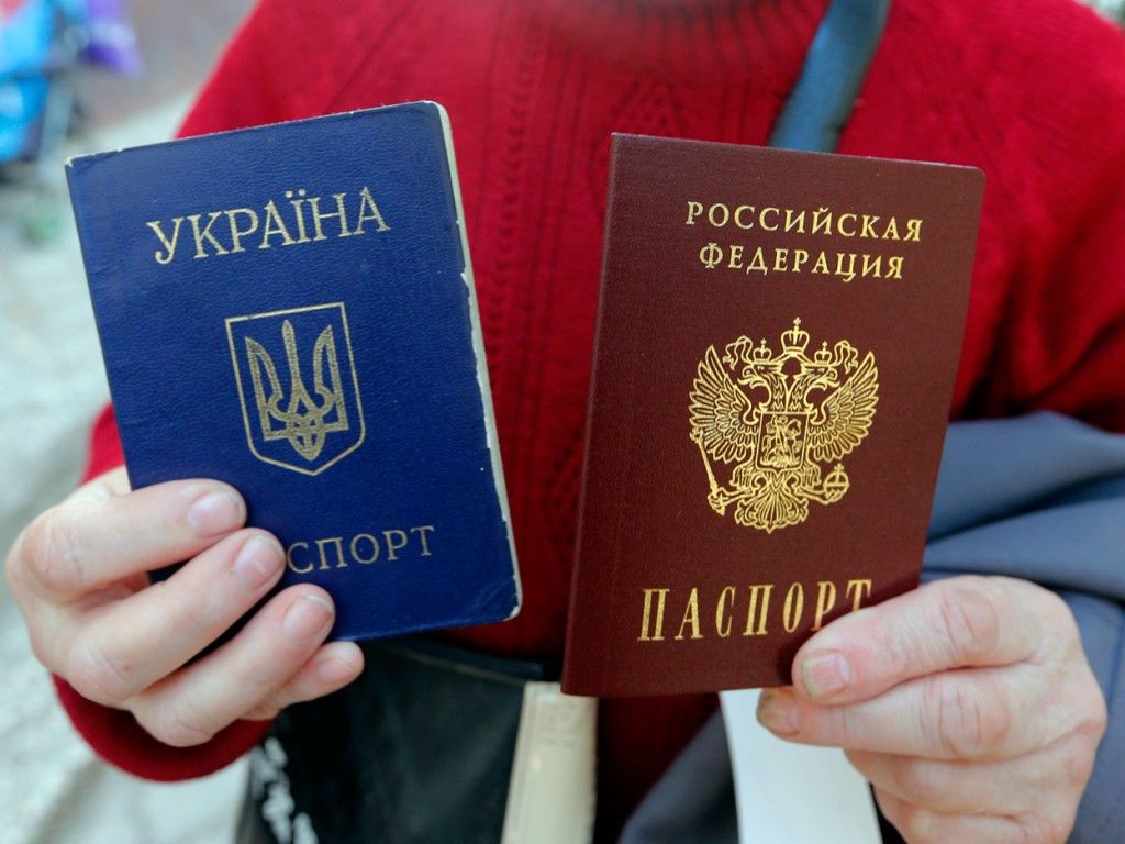 Киев пригрозил новым россиянам из Донбасса.