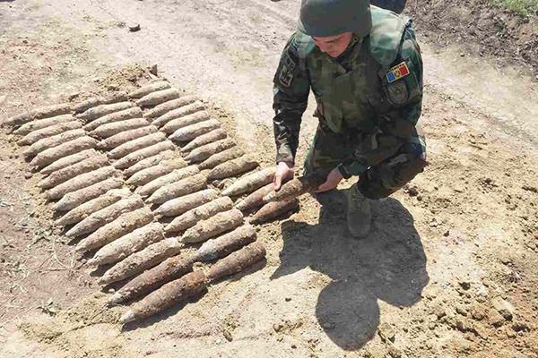 Саперы Нацармии за год обезвредили почти 400 взрывоопасных предметов.