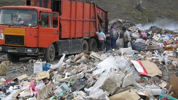 Autoritățile intenționează să permită arderea deșeurilor. 