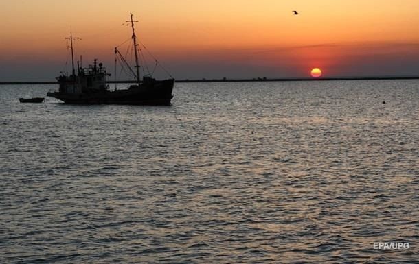 В Азовском море почернела вода.