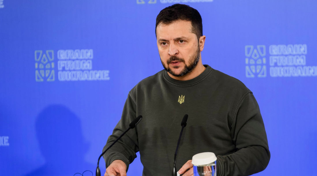 Зеленский: Утром Россия выпустила 93 ракеты и 200 дронов по украинским регионам.