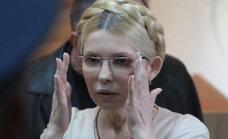  Ei i se impută un acord din 2009, semnat cu Rusia, în ceea ce priveşte gazele naturale.