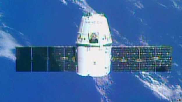 В 2012 году Dragon стал первым коммерческим космическим кораблем, доставившим груз на МКС.