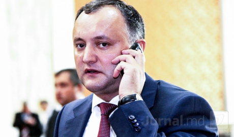 În sfârşit, pot să vă dau o veste bună! Guvernul, despre care se vorbeşte atât de mult, a fost format! Dar, vorba colegilor noştri de la ştiri, detalii în câteva clipe.