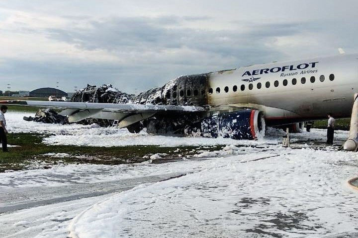 Самолет SSJ-100, совершивший жесткую посадку в аэропорту Шереметьево, новый. 