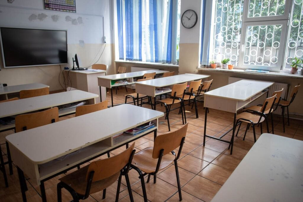 Circa 20 de licee au început anul școlar fără clase de a X-a: Nu au reușit să adune suficienți elevi.
