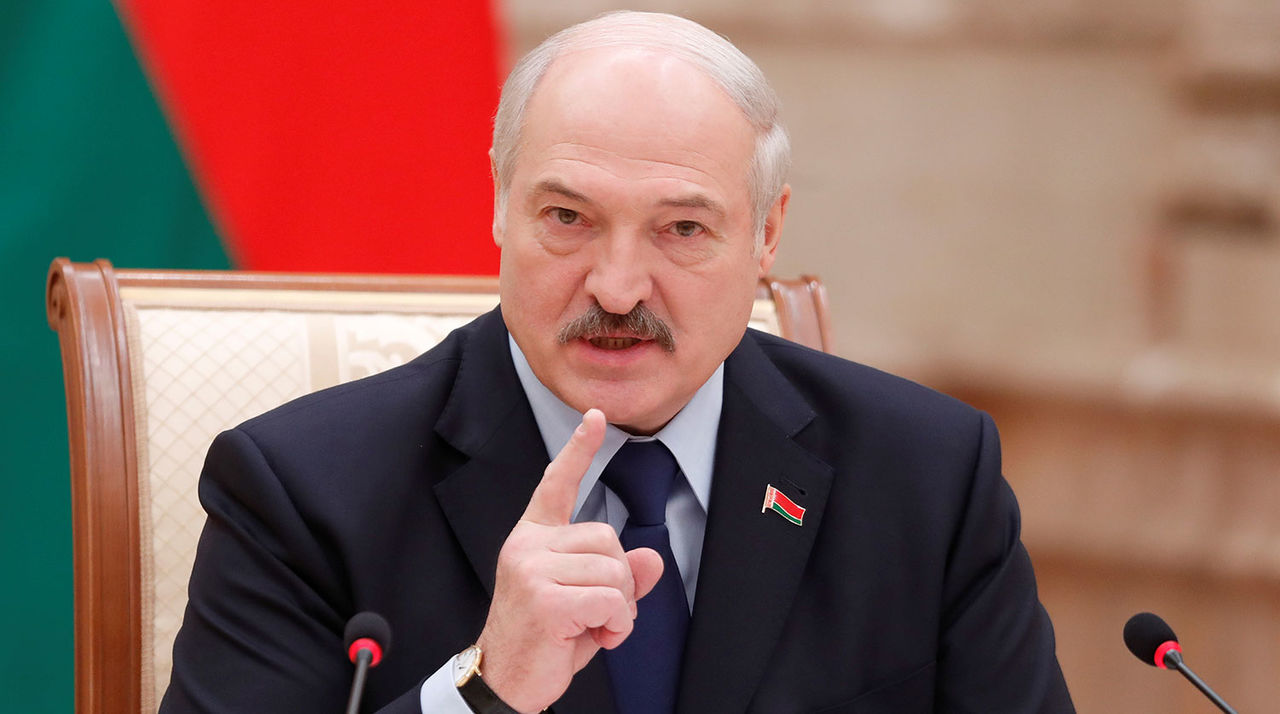 Лукашенко запретил останавливать транзит нефти из России.