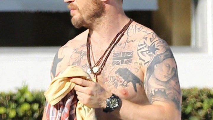 Tom Hardy și-a făcut un tatuaj, după ce a pierdut un pariu cu DiCaprio