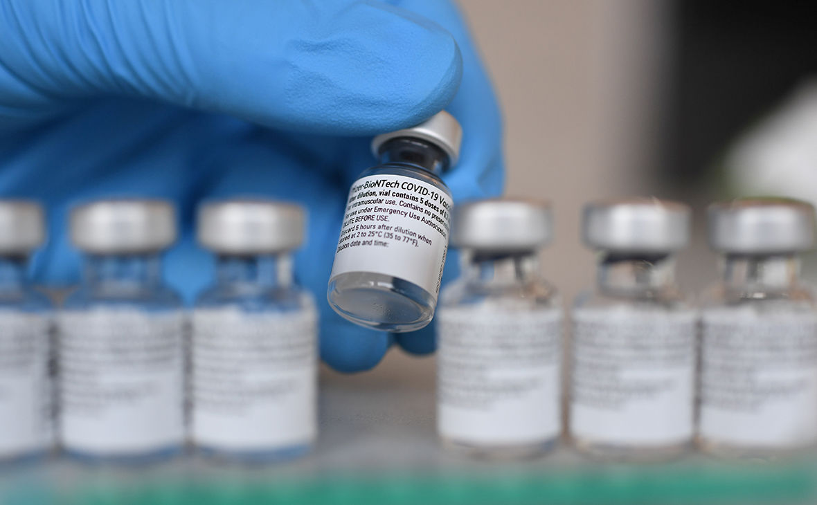 Вакцина Pfizer-BioNTech на 100% эффективна среди подростков 12-15 лет.