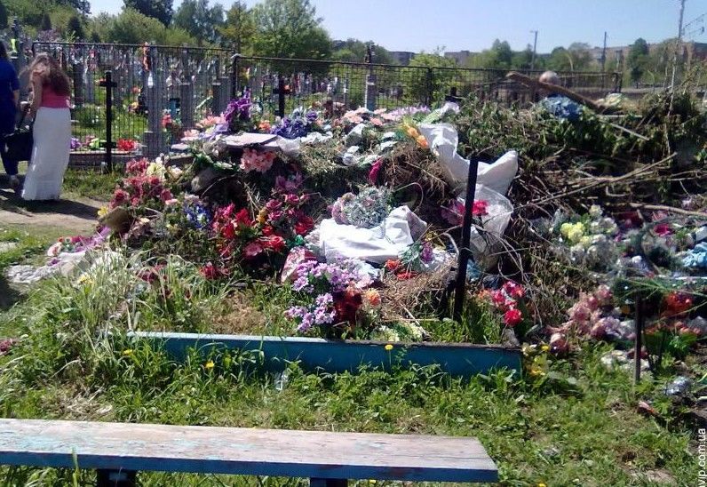 Utilizarea florilor artificiale pune în pericol nu doar mediul înconjurător, ci și propria sănătate. Foto: independent.md