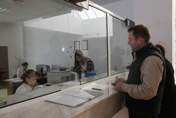 Mai multe bănci comerciale din R. Moldova au plasat anunțuri privind programul de lucru în perioada 1-10 mai pentru care autoritățile au stabilit mai multe zile de odihnă pentru angajați.