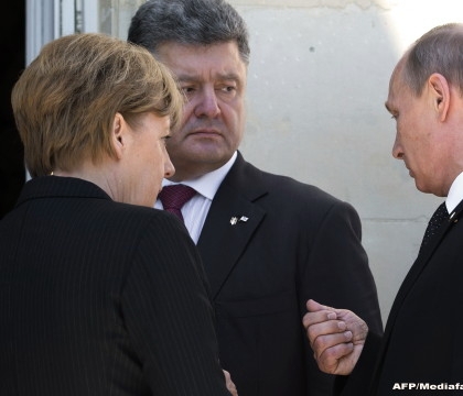 "Sper ca acest plan de pace va avea un caracter complex si ca va lua in considerare numeroasele sugestii prezentate de presedintele Vladimir Putin", afirma Iuri Usakov.