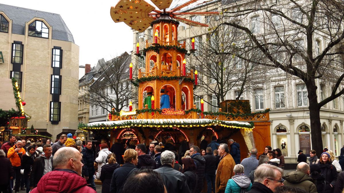 Târgul de Crăciun din Bonn, evacuat de poliția germană