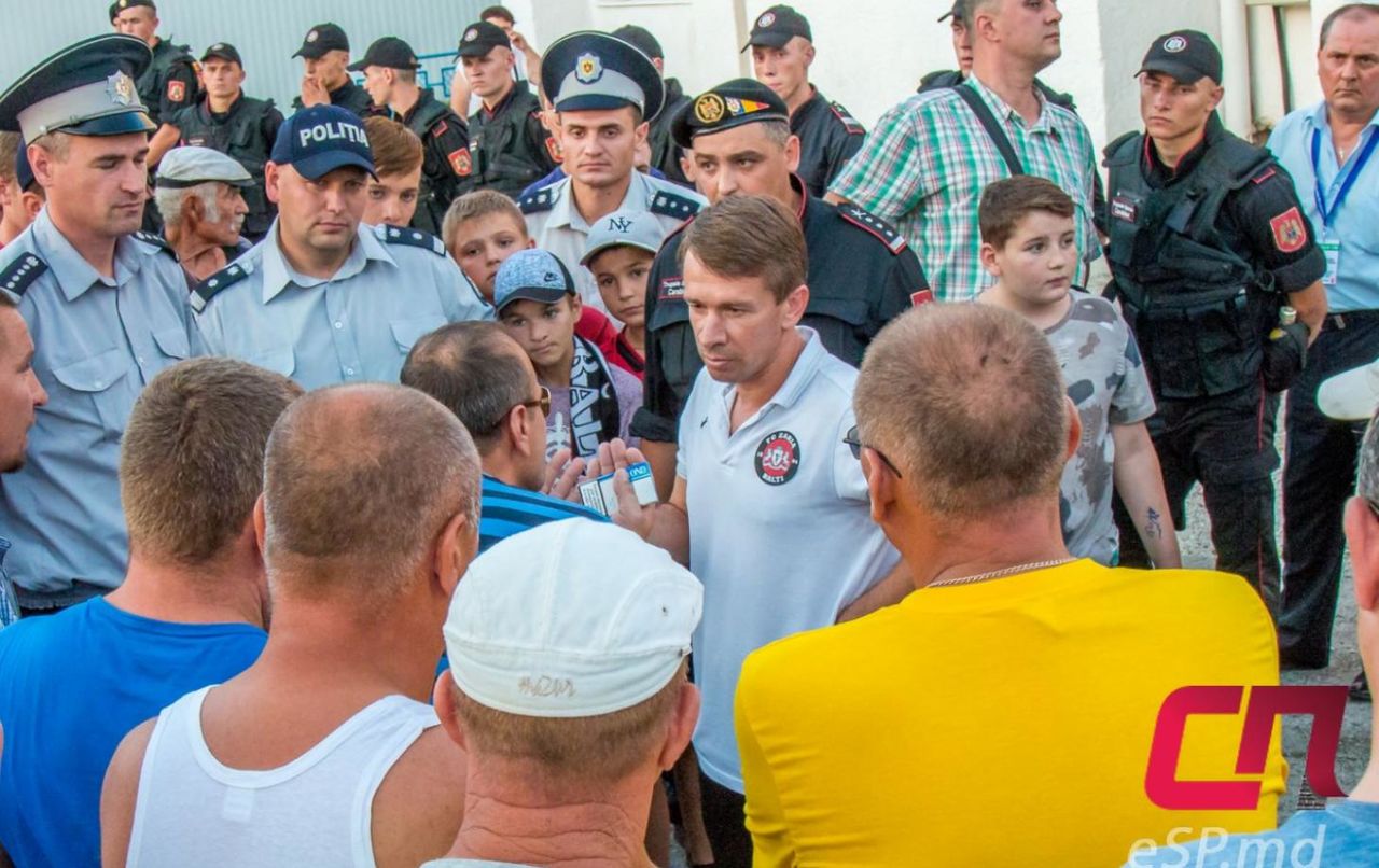 Бельцкий футбольный клуб «Заря», 25 октября, сообщил о том, что отстранён от должности главный тренер команды Влад Гоян.