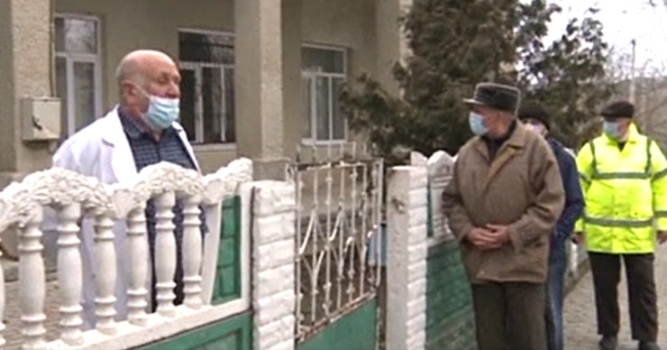Жители Фалештского района жалуются, что их не пускают в медпункты.