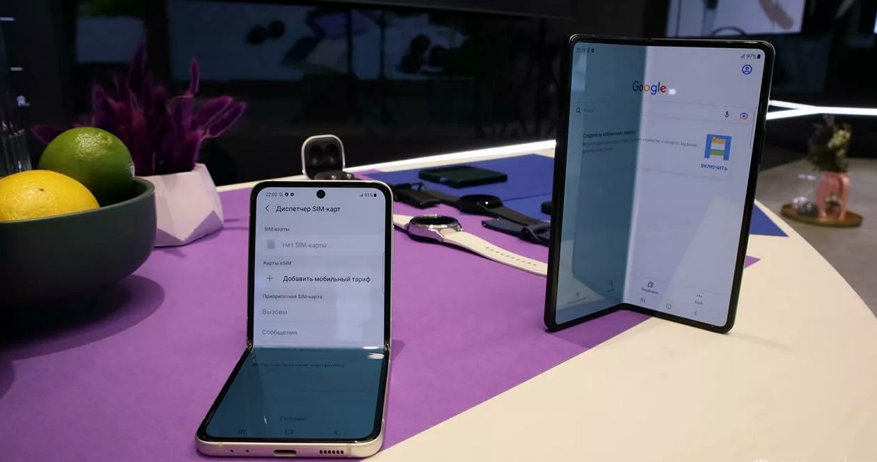 В Samsung показали складной смартфон с невидимой камерой Galaxy Z Fold3.